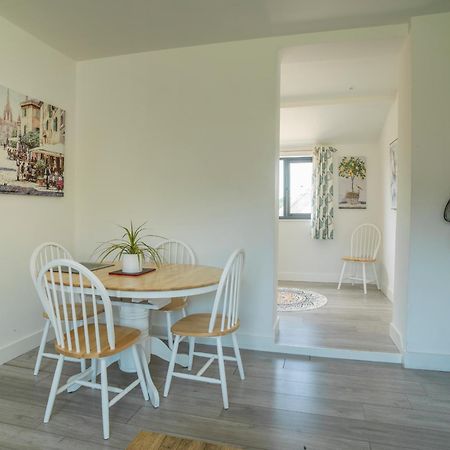 Stunning Modern Apartment In The Cotswolds Chalford Экстерьер фото